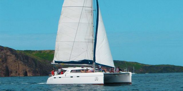 Overnight private luxury catamaran (2)